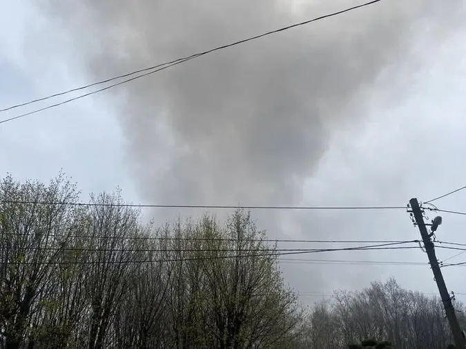 Після пожежі внаслідок атаки дрона у Луцьку перевірили якість повітря: чи виявили шкідливі речовини