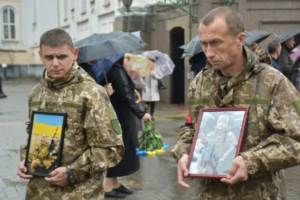 У Луцьку попрощалися з Героями Олексієм Мельничуком та Віталієм Котельніковим (фото, відео)