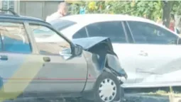 Зім'яло капот: у Луцьку  ДТП на вулиці Кравчука за участі двох авто (фото)