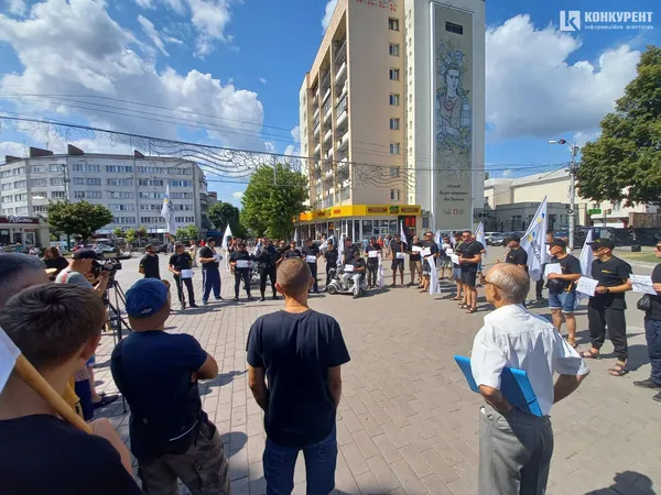 До Луцька доїхав великий християнський автопробіг проти наркотиків (фото)