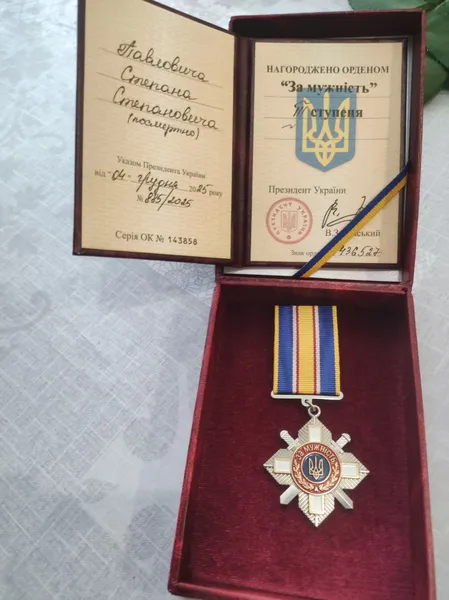 Дружині воїна з Волині передали посмертний орден чоловіка