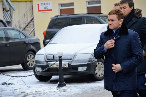 Народний депутат Степан Івахів пройшов на територію храму з тильного боку