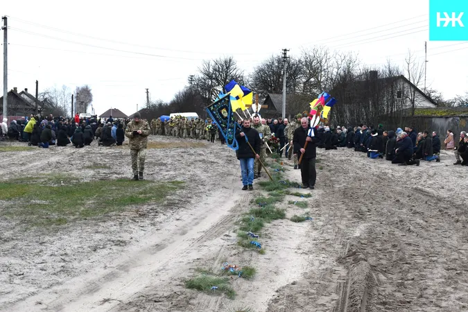 Без батька лишилися четверо дітей: на Волині попрощалися із воїном Володимиром Кушнериком (фото)