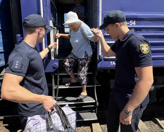 На Волинь з Донеччини евакуювали 69 дорослих і дітей (фото)