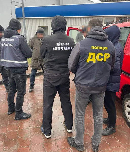 На Волинь завозили автівки під виглядом допомоги для ЗСУ, а потім продавали (фото, відео)