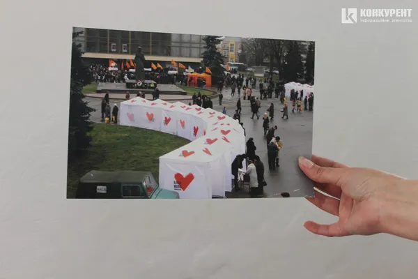 Луцька бібліотекарка 12 років фотографує місто з вікна (фото)