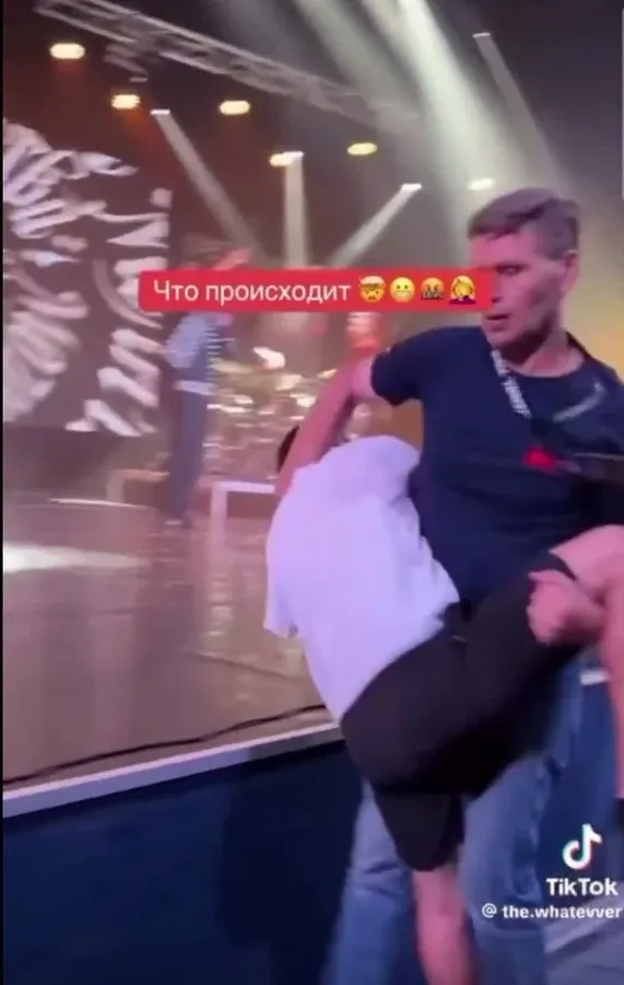 На концерті Нікіти Кісельова охоронець кинув на підлогу ветерана із нападом ПТСР (фото)