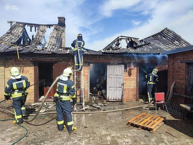 Попекло обличчя й очі: на Волині у пожежі постраждав чоловік