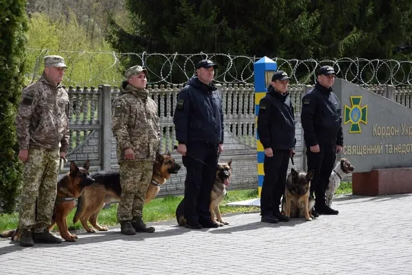 Вісім років пліч-о-пліч: історія волинського кінолога, який втратив вірного напарника, але не втратив сили духу (фото)