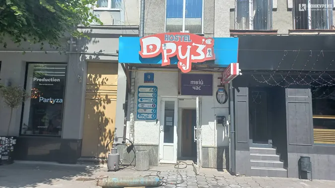 «Стрельнув» шланг: балон на Лесі Українки налякав пів Луцька (фото, відео)