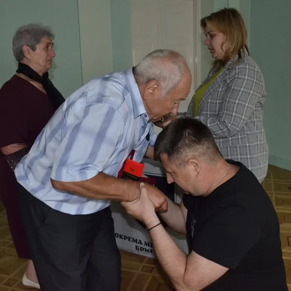 У Луцьку родинам полеглих бійців 33-ї ОМБр вручили посмертні ордени «Хрест героя» (фото)