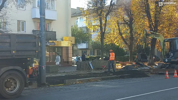 На проспекті Волі у Луцьку облаштовують зупинки