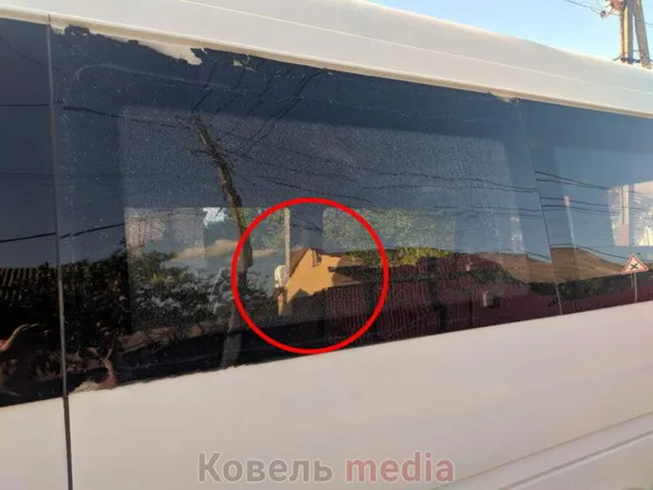 На автобусній зупинці у Ковелі обстріляли маршрутку