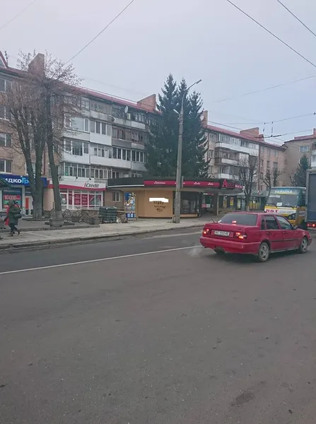 У поліції під носом: у центрі Луцька рекламують наркотики (фото)