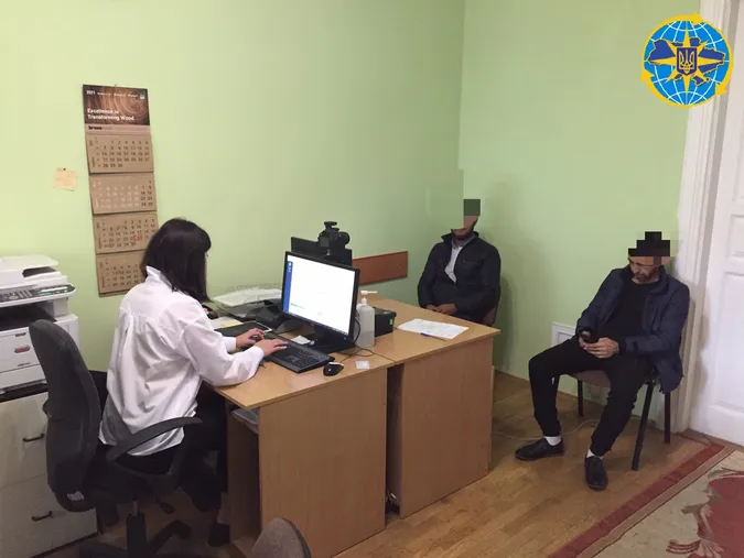 Узбеки, білоруси та азербайджанці: волинські міграційники ловлять порушників (фото)