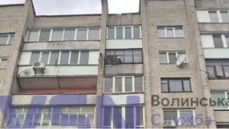 У Луцьку рятувальники загасили балкон у багатоповерхівці: що відомо (фото)