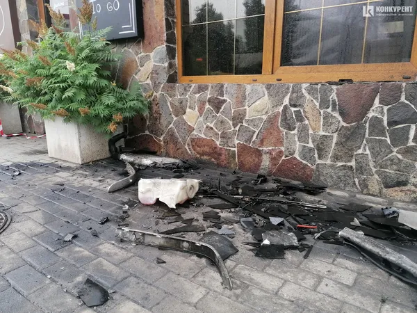 У Луцьку авто втаранилося у «Фелічіту» (фото)