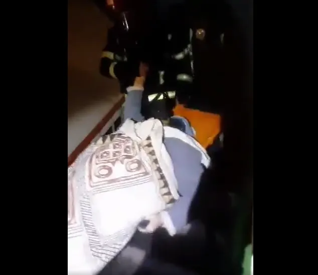 Нічна пожежа в Луцьку: з будинку евакуювали майже пів сотні людей (відео)