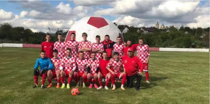 Матч 1:22 завершився матюками: тренер волинського клубу вилаяв команду на полі (відео)