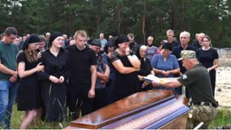 У Любешівській громаді оплакували полеглого воїна Валерія Баса (фото)