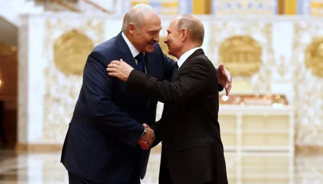 У лукашенка заявили, що росія поставить до Білорусі сучасну військову техніку