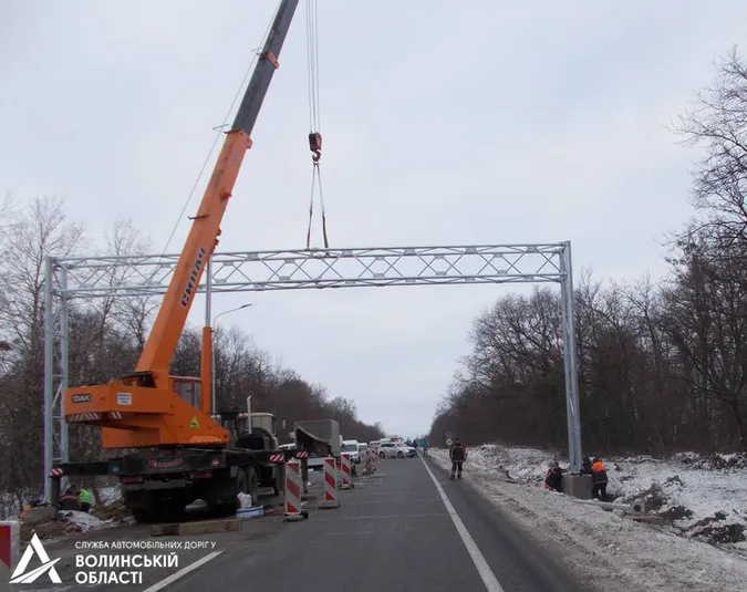 На волинському автошляху встановлюють сучасний комплекс WiM (фото)