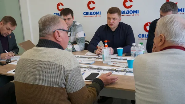Луцький архітектор пропонує прибрати з проспекту Волі тимчасові споруди (фото)