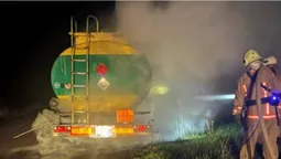 У Луцькому районі на дорозі загорівся бензовоз (фото)