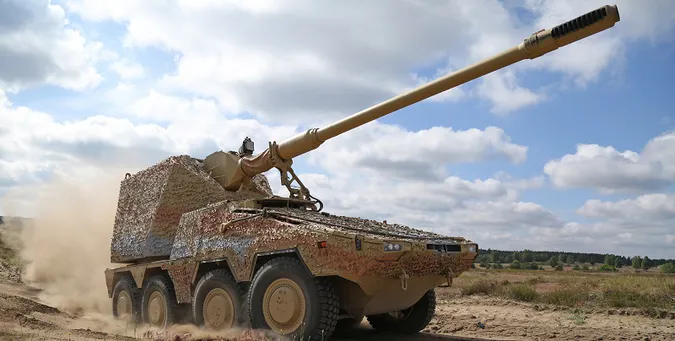 Німеччина передасть Україні 18 САУ RCH-155, пікапи та антидронове обладнання