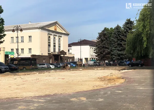Окраса Луцька за дюжину мільйонів: як ремонтують фонтан у центрі (ФОТО)