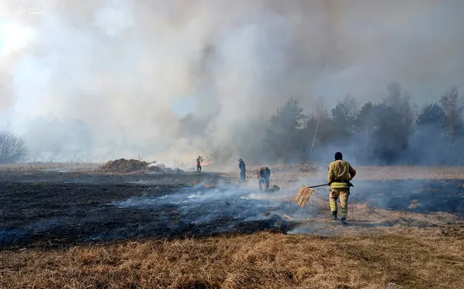 Волинь – у вогні: через паліїв ландшафти нагадують пекло (фото)