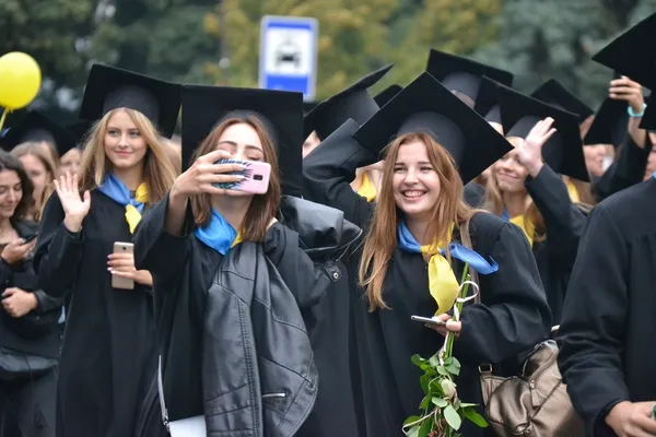 Першокурсників СНУ посвятили у студенти (ФОТОРЕПОРТАЖ)