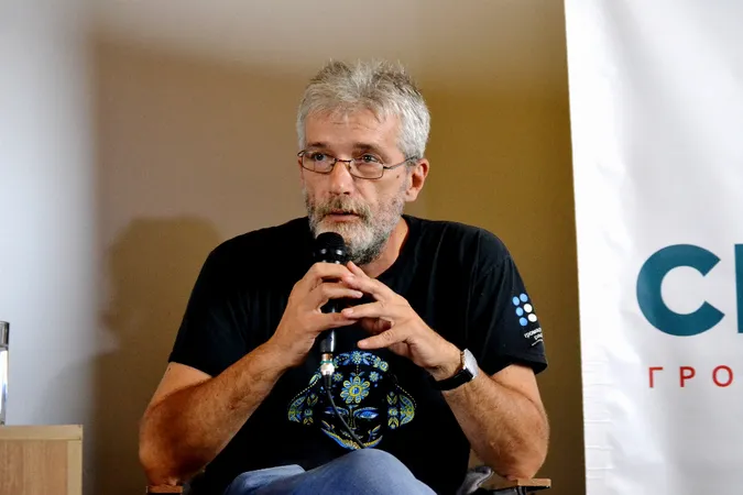 Екс-ведучий «Свободи слова» Куликов розповів лучанам про журналістику і пропаганду (фото)