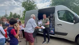 Розбомблені будинки, «прильот» та люди: луцькі волонтери на Кіровоградщині (відео)