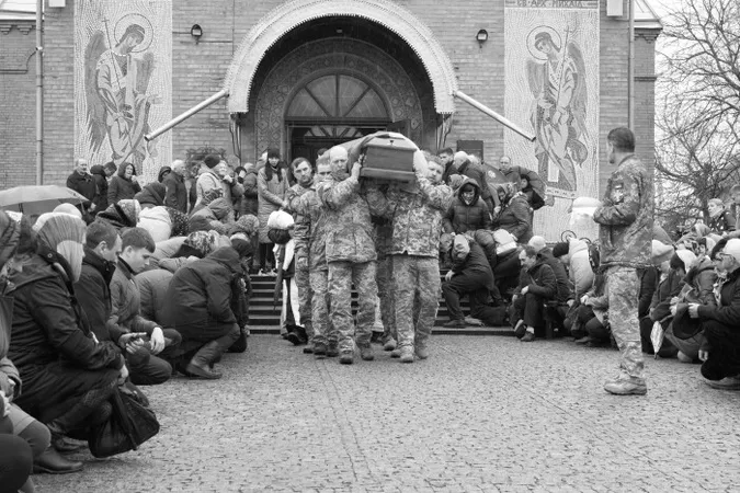 Загинув під Бахмутом: у Луцькій громаді попрощались із Денисом Костюком (фото)