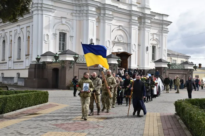 У Луцьку попрощалися з загиблим захисником Віталієм Шендриком (фото, відео)
