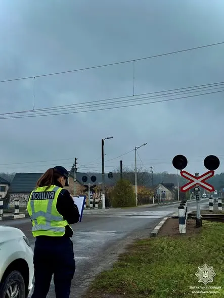 На Волині склали 133 вимоги та 38 постанов на посадовців за неналежне утримання доріг (фото)