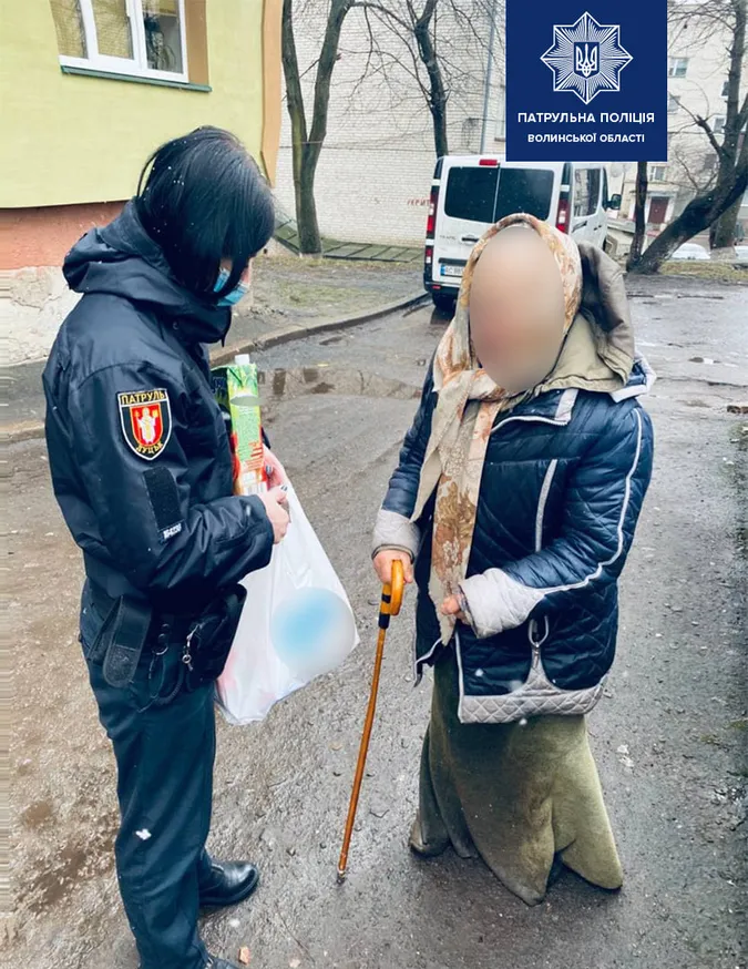 Соцпрацівники шукають сина бабусі з Луцька, яку врятували від голоду