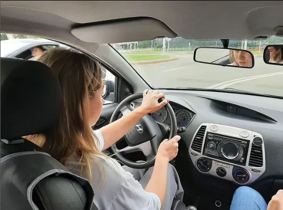 Повернутись до життя: де у Луцьку військовим, які втратили кінцівки, навчитися водінню