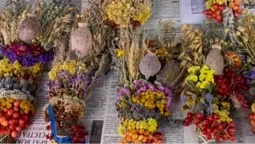 У Луцьку вже продають «маковійчики»: скільки коштують святкові букети (фото)