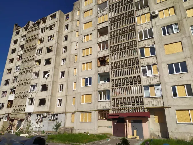 «Якась Чорнобильська зона»: річниця обстрілу будинку на Озерецькій у Луцьку (відео)
