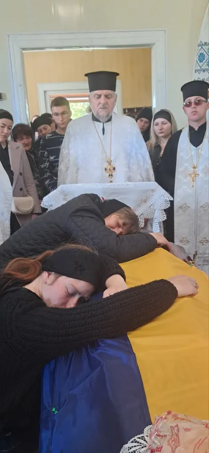 У Луцькому районі попрощалися із захисником Романом Возняком (фото)