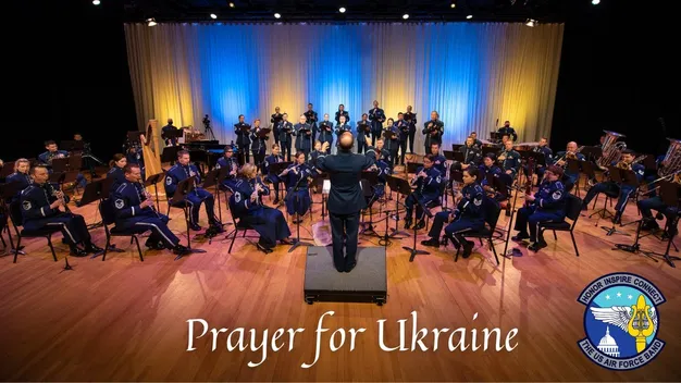 Це неймовірне видовище: оркестр ВПС США заспівав українською (відео)