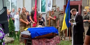 Понад пів року вважався зниклим: на Волині попрощалися з воїном В’ячеславом Мотикою (фото)
