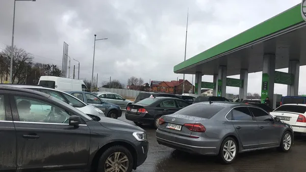 Як працює контрольно-пропускний пункт у Луцьку (фото)