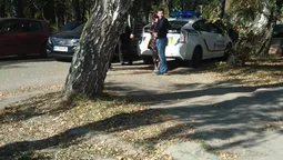 У луцькому парку "автохам" намагався наїхати на муніципала (фото)