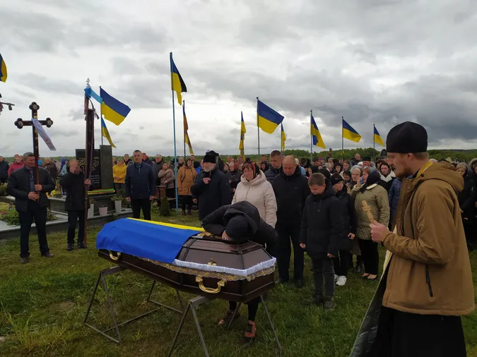 На Волині сотні людей попрощалися з Миколою Гапонюком (фото)