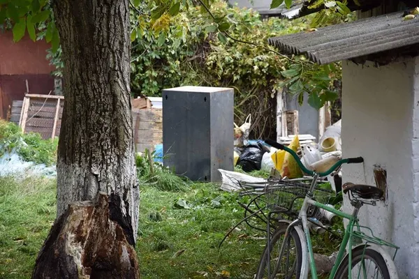 Лучанин «воював» з муніципалами і копами за сарай (фото)