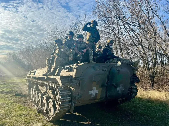 Ворог продовжує наступ на Авдіївському і Бахмутському напрямках, – Генштаб