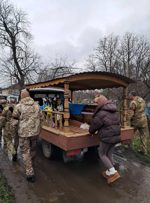 На Волині попрощалися із полеглим захисником Леонідом Рекрутом (фото)